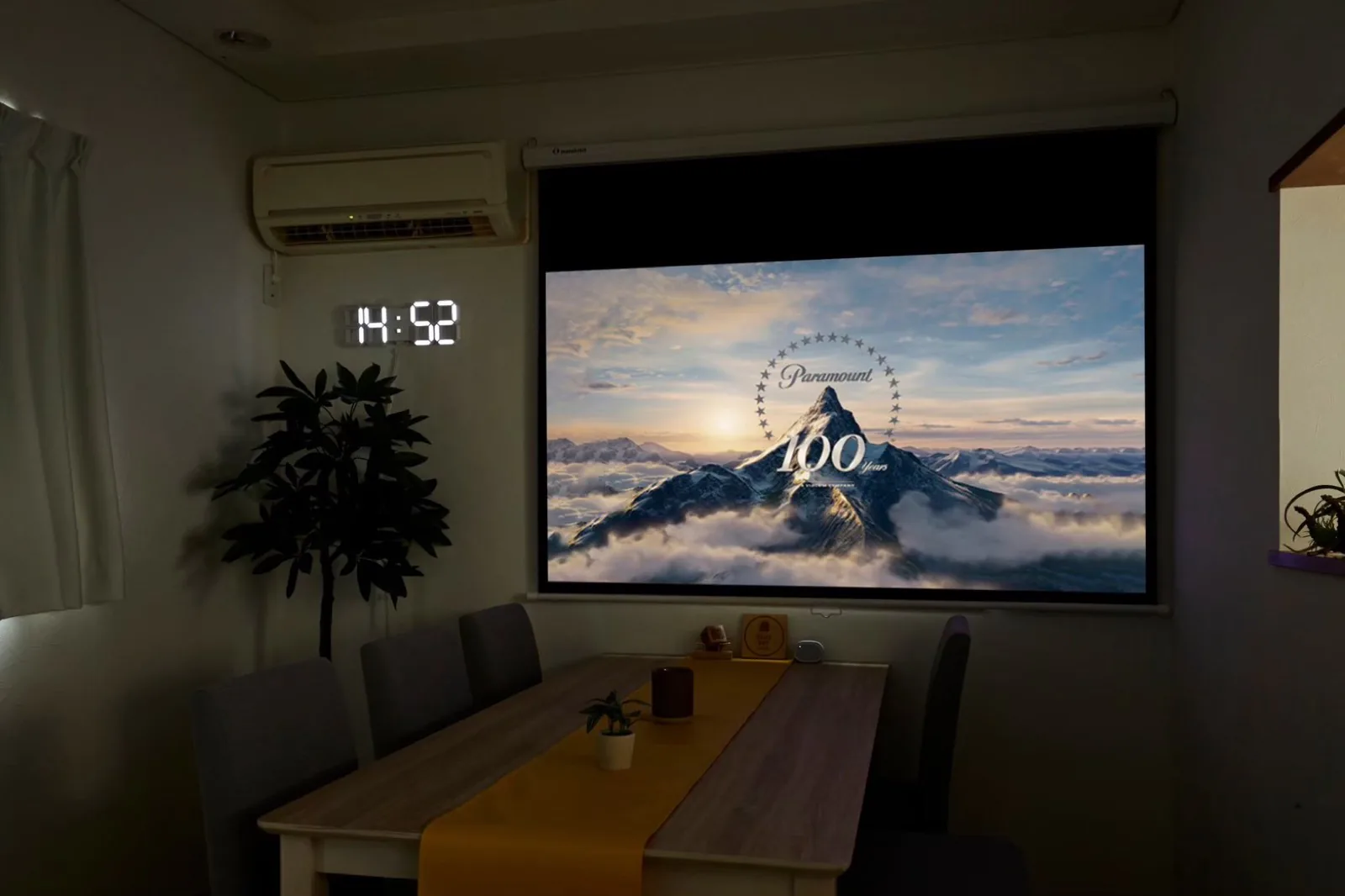 BLUE SKY 夜は、おうち映画館。